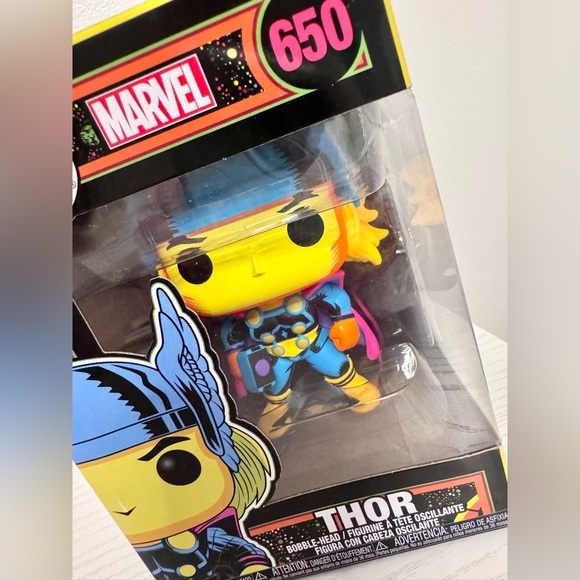 Funko Pop Marvel 650 Bobble-Head Thor - Picture 2 of 6